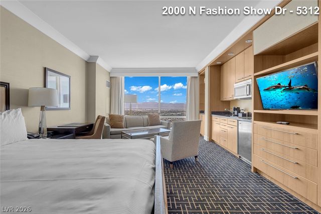 2000 North Fashion Show Drive 5312, Las Vegas, NV 89109