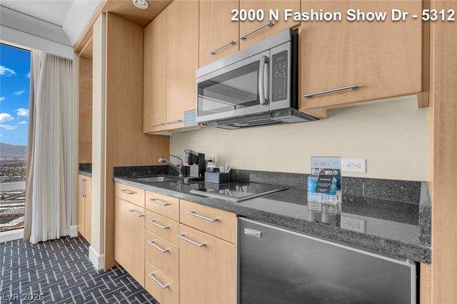 2000 North Fashion Show Drive 5312, Las Vegas, NV 89109