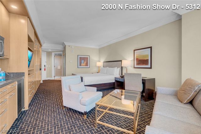 2000 North Fashion Show Drive 5312, Las Vegas, NV 89109