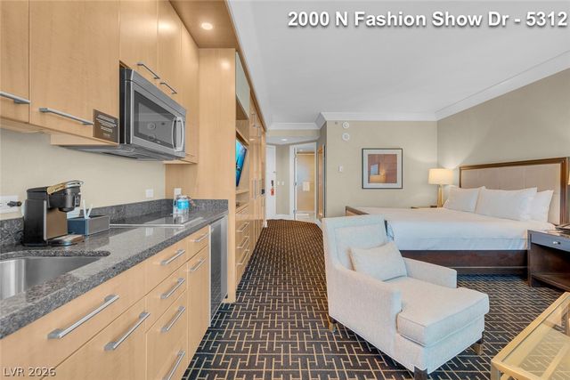 2000 North Fashion Show Drive 5312, Las Vegas, NV 89109