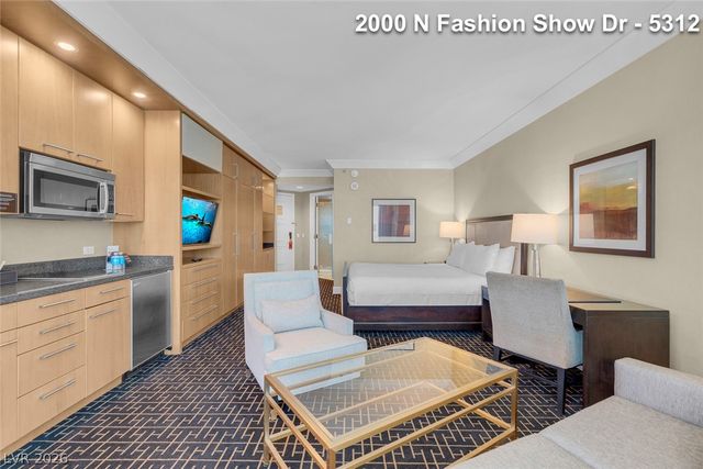 2000 North Fashion Show Drive 5312, Las Vegas, NV 89109