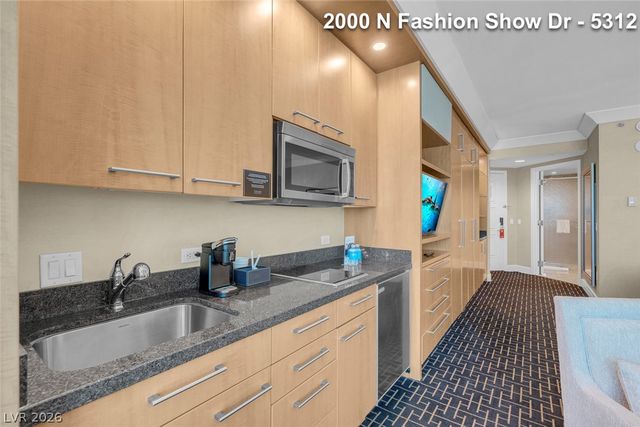 2000 North Fashion Show Drive 5312, Las Vegas, NV 89109
