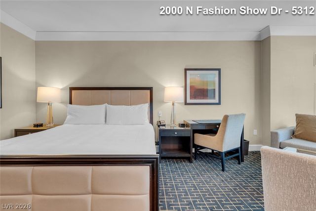 2000 North Fashion Show Drive 5312, Las Vegas, NV 89109