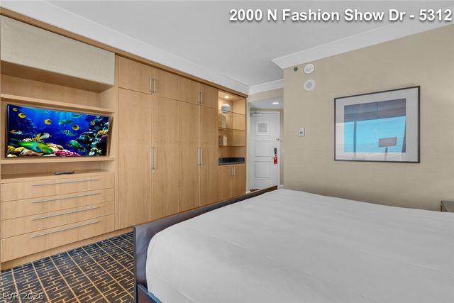 2000 North Fashion Show Drive 5312, Las Vegas, NV 89109