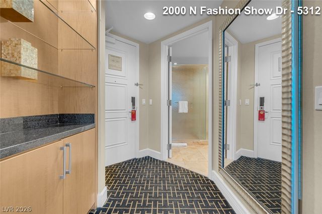 2000 North Fashion Show Drive 5312, Las Vegas, NV 89109