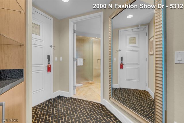2000 North Fashion Show Drive 5312, Las Vegas, NV 89109
