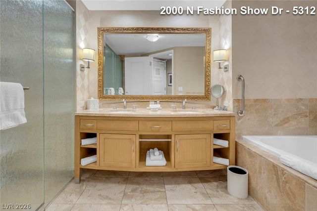 2000 North Fashion Show Drive 5312, Las Vegas, NV 89109