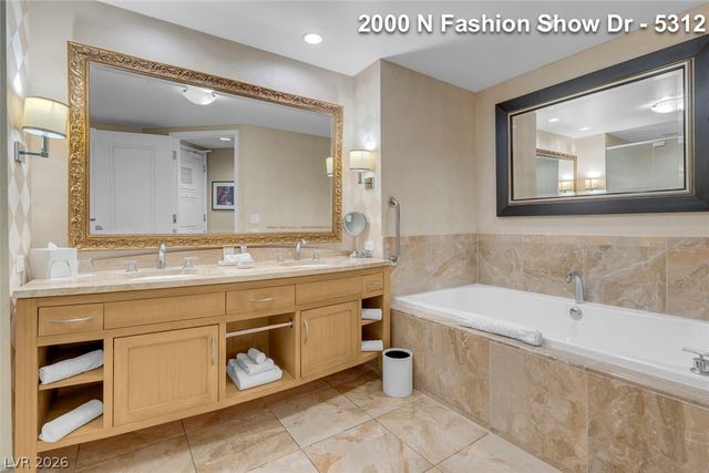 2000 North Fashion Show Drive 5312, Las Vegas, NV 89109