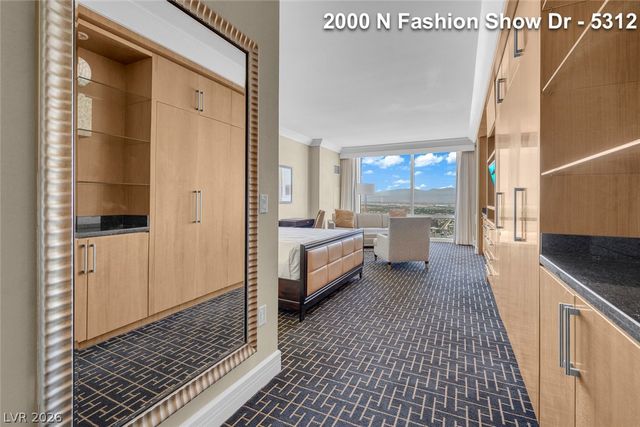 2000 North Fashion Show Drive 5312, Las Vegas, NV 89109