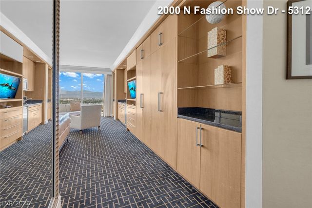 2000 North Fashion Show Drive 5312, Las Vegas, NV 89109