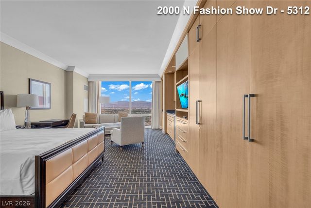 2000 North Fashion Show Drive 5312, Las Vegas, NV 89109