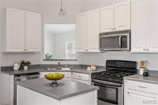 415 Spirit Drive, Lake St Louis, MO 63367