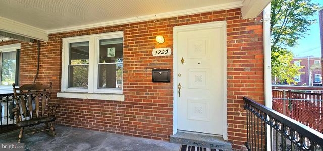 1229 SAVANNAH PL SE, Washington, DC 20032