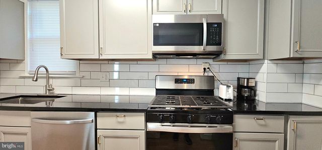 1229 SAVANNAH PL SE, Washington, DC 20032