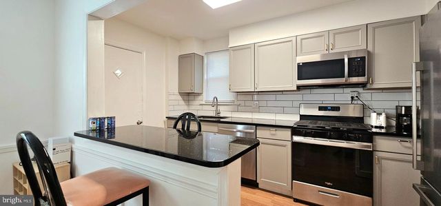 1229 SAVANNAH PL SE, Washington, DC 20032