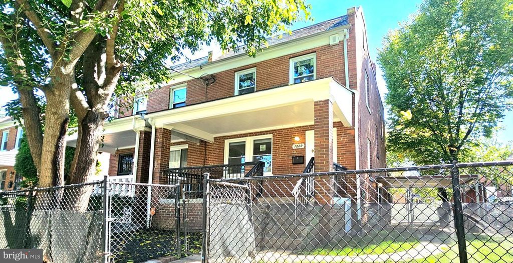 1229 SAVANNAH PL SE, Washington, DC 20032