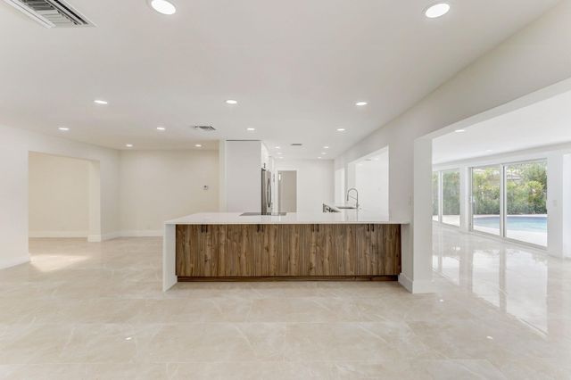 5591 NE 29th Avenue, Fort Lauderdale, FL 33308