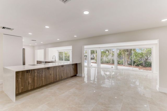 5591 NE 29th Avenue, Fort Lauderdale, FL 33308