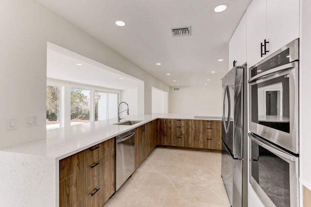 5591 NE 29th Avenue, Fort Lauderdale, FL 33308