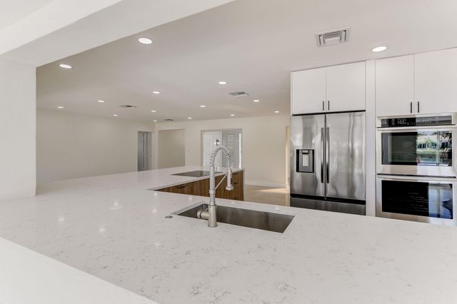 5591 NE 29th Avenue, Fort Lauderdale, FL 33308