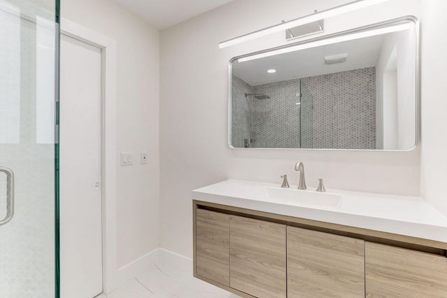 5591 NE 29th Avenue, Fort Lauderdale, FL 33308