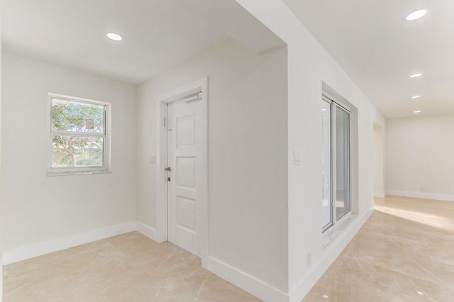 5591 NE 29th Avenue, Fort Lauderdale, FL 33308