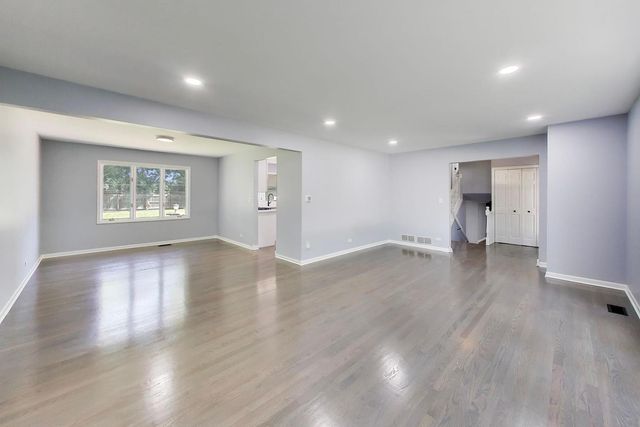 16w250 93rd Place, Burr Ridge, IL 60527