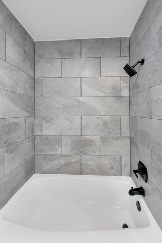 16w250 93rd Place, Burr Ridge, IL 60527