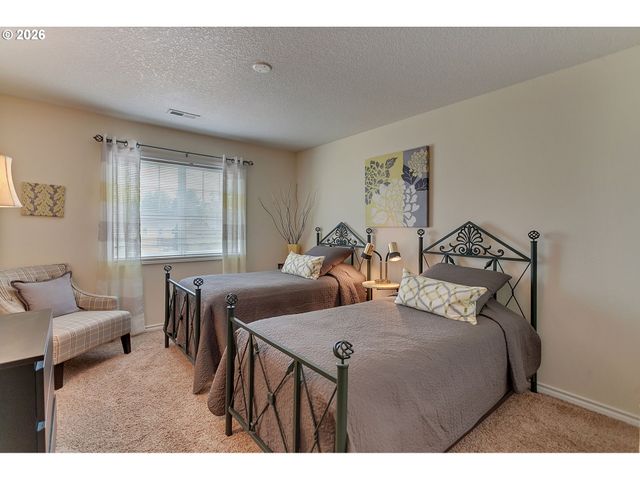2925 Se CLEVELAND Dr, Gresham, OR 97080