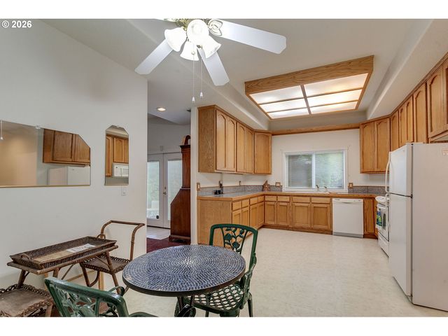 2925 Se CLEVELAND Dr, Gresham, OR 97080