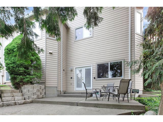 2925 Se CLEVELAND Dr, Gresham, OR 97080