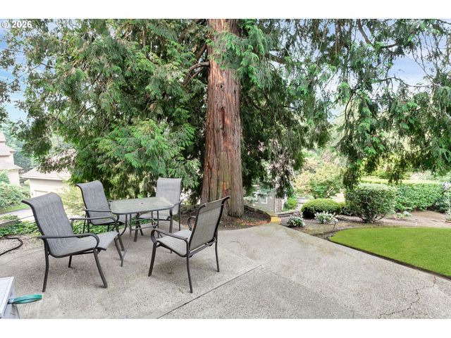 2925 Se CLEVELAND Dr, Gresham, OR 97080