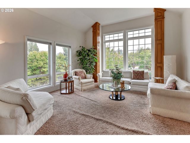 2925 Se CLEVELAND Dr, Gresham, OR 97080