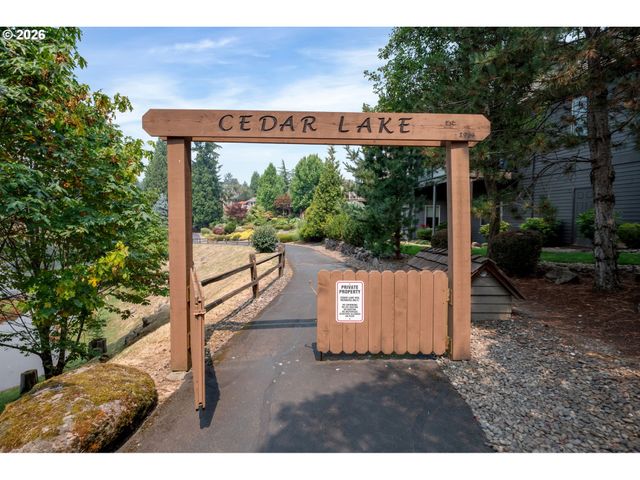2925 Se CLEVELAND Dr, Gresham, OR 97080