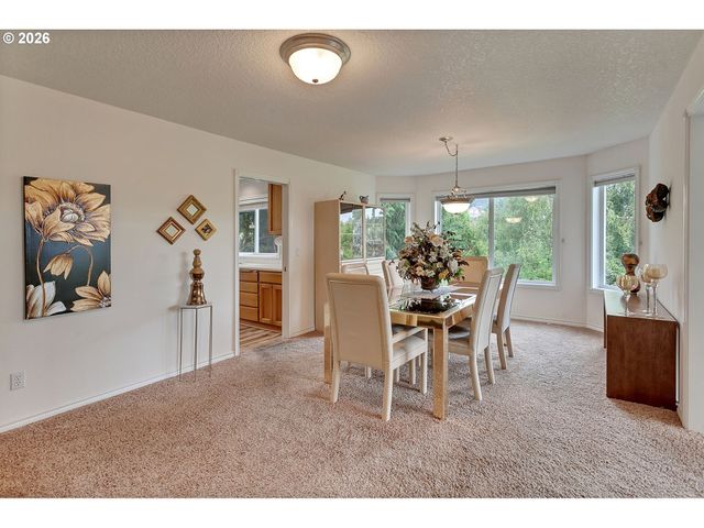 2925 Se CLEVELAND Dr, Gresham, OR 97080