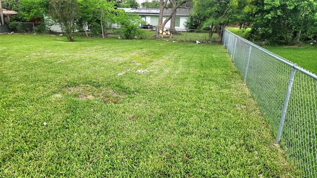 3502 Magnolia Avenue, Texas City, TX 77590