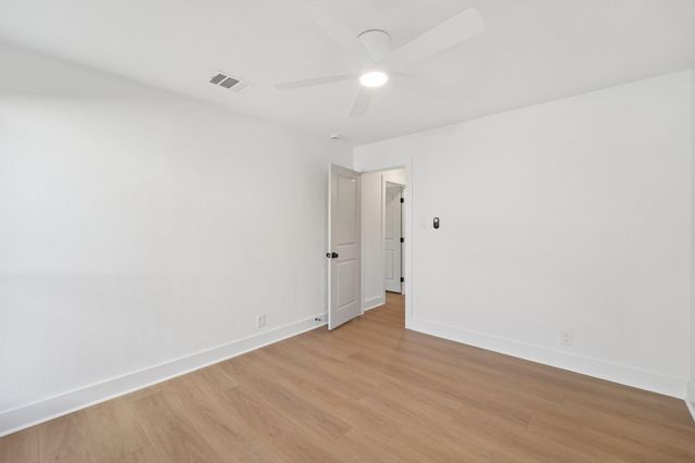 13202 Lamplight Village Ave, Austin, TX 78727