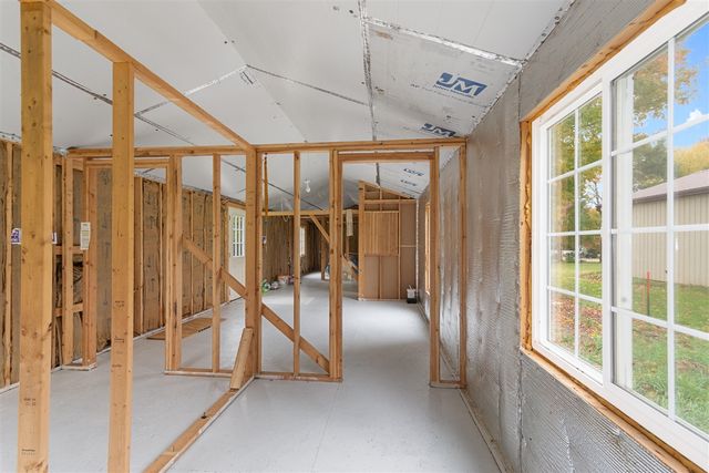 66301 County Road 681, Hartford, MI 49057