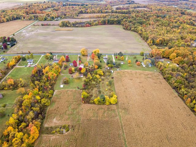 66301 County Road 681, Hartford, MI 49057