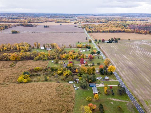 66301 County Road 681, Hartford, MI 49057