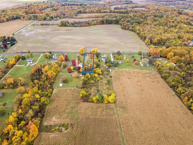 66301 County Road 681, Hartford, MI 49057