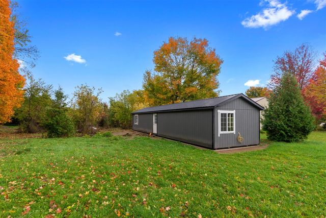 66301 County Road 681, Hartford, MI 49057