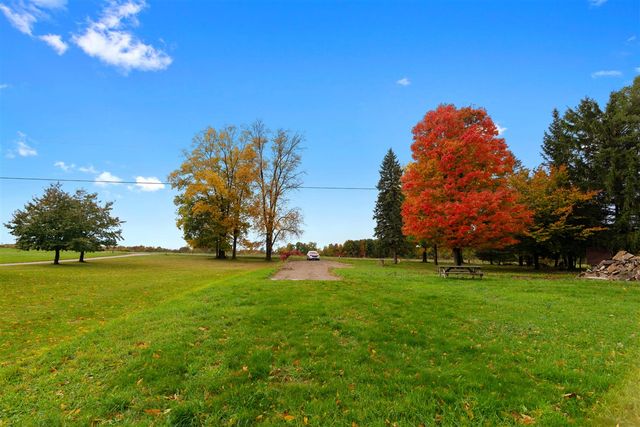 66301 County Road 681, Hartford, MI 49057