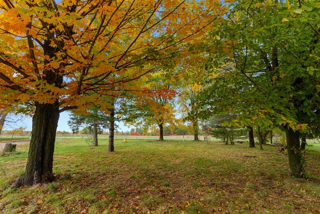 66301 County Road 681, Hartford, MI 49057