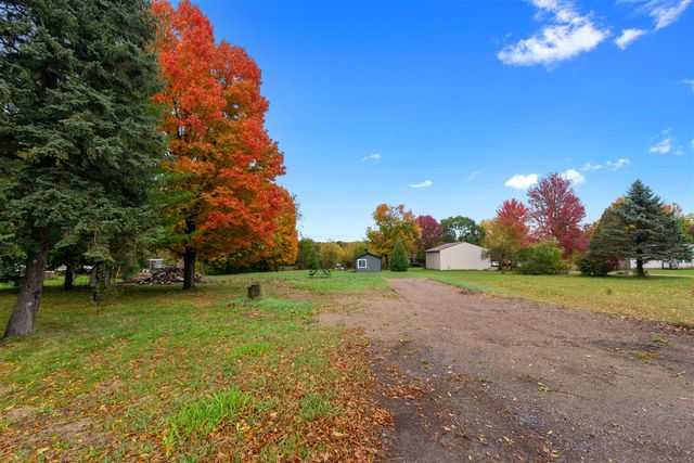 66301 County Road 681, Hartford, MI 49057