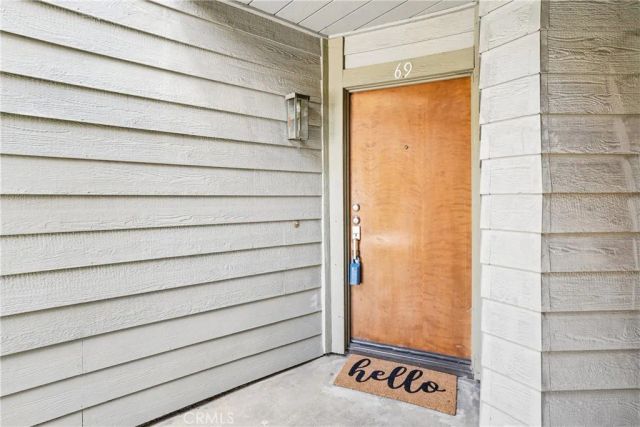 69 Town And Country Road, Phillips Ranch, CA 91766