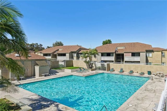 69 Town And Country Road, Phillips Ranch, CA 91766
