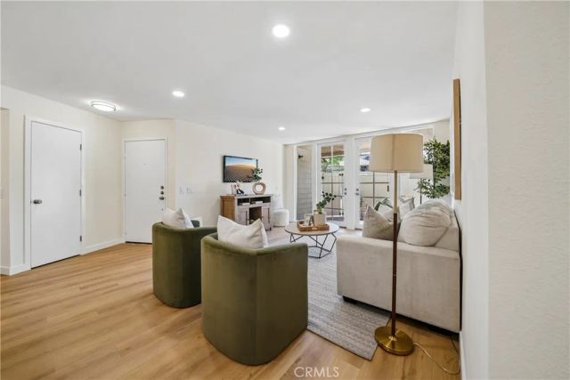 69 Town And Country Road, Phillips Ranch, CA 91766