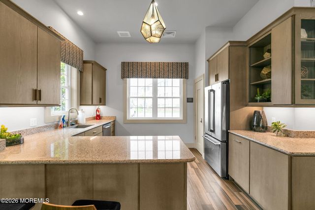 48 Eckert Drive 4103, Lincroft, NJ 07738