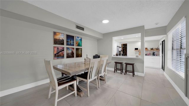 8186 NW 98th Ln 123, Hialeah Gardens, FL 33016